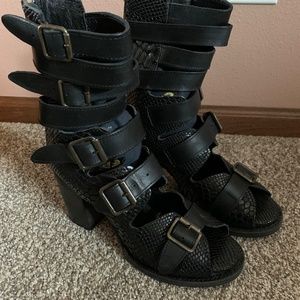 Womens Freebird Bond size 9